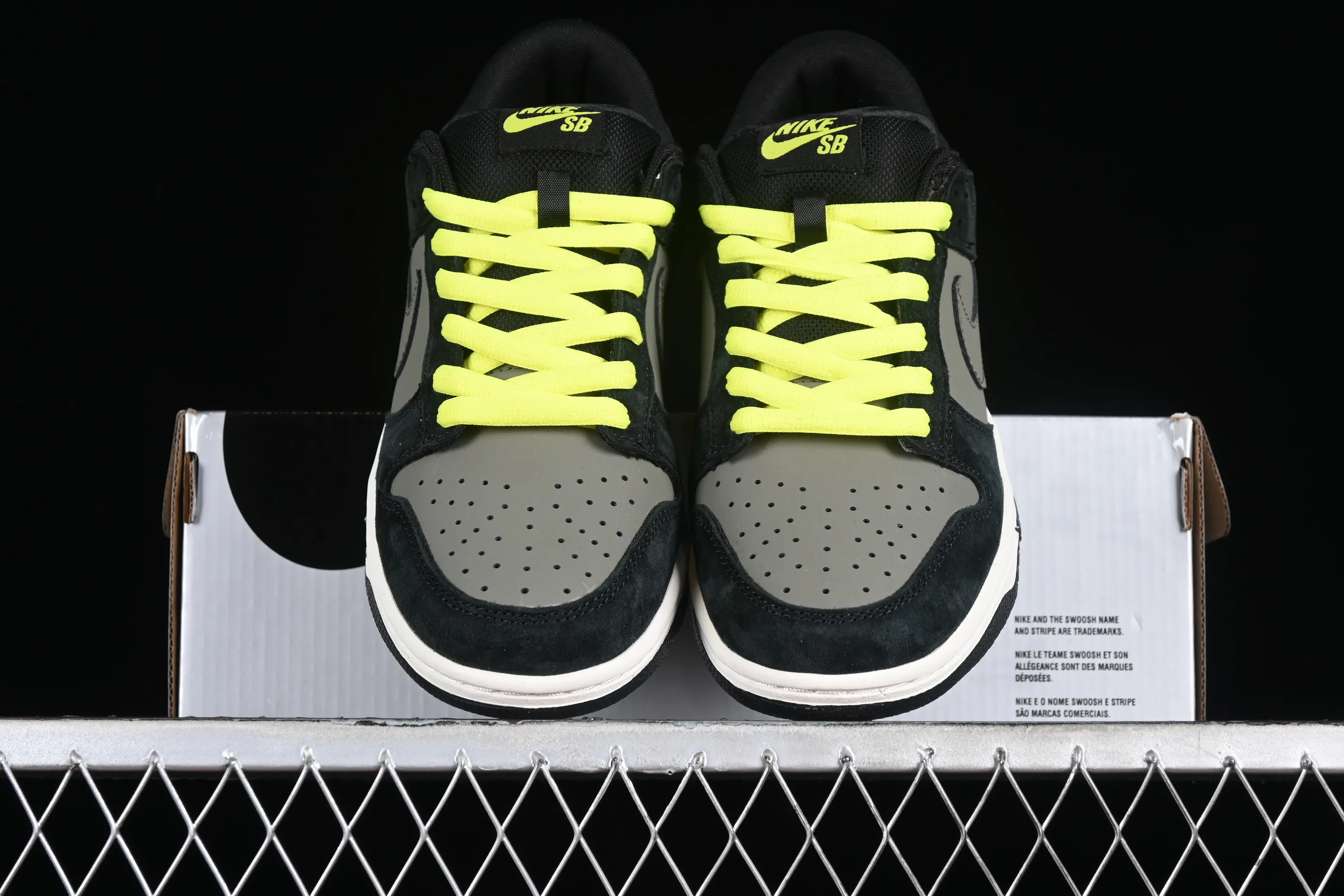 All categories Nk SB Dunk series Nk SB Dunk Low low-top sneakers Nk Dunk Low SB low-top sports and leisure sneakers 302517-236